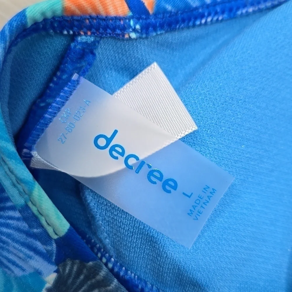 NWOT Decree Women Bikini bra sz L